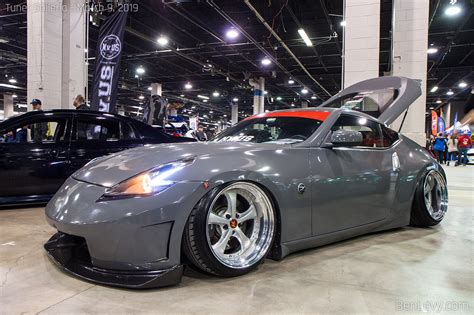 Grey Nissan 370z