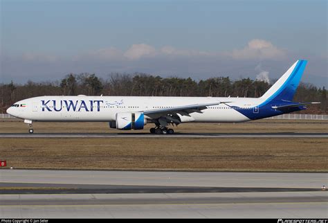 9K AOK Kuwait Airways Boeing 777 369 ER Photo By Jan Seler ID 818742