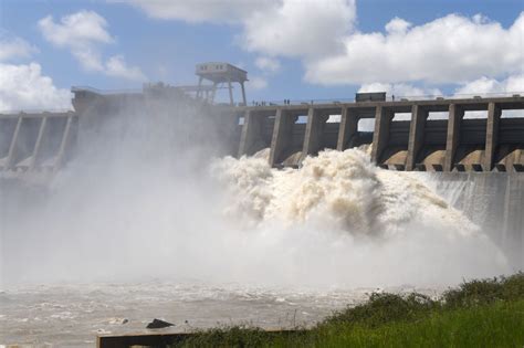 Sluice Gates Opened As Vaal Dam Reaches Maximum Capacity The Mail