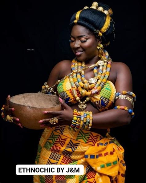 Tenue Traditionnelle Akan African Fashion Beautiful African Women