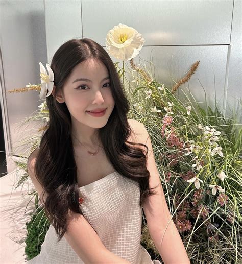 HIEUTHUHAI công khai tình cảm với bạn gái hot girl 2k3 sau thời gian giấu kín Sao việt Việt