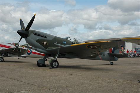 Supermarine Spitfire Lfxvie G Oxvi Spitfire Ltd Flickr