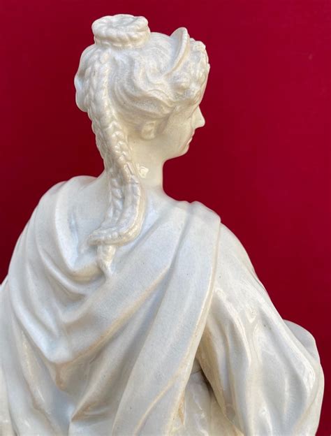 Proantic Statuette En Faïence Vernissée Marie Leszczynska Reine