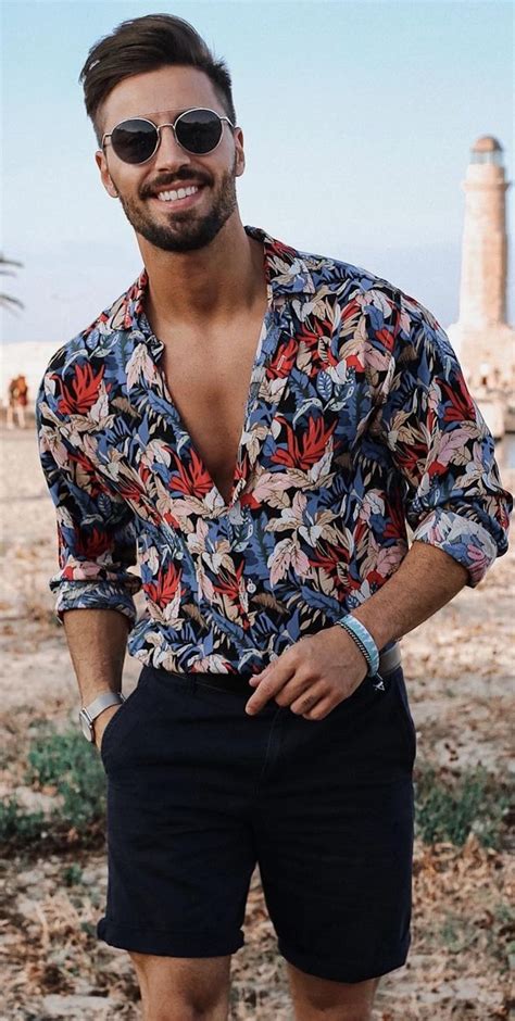 15 Floral Shirt Outfits For The Perfect Summer Look