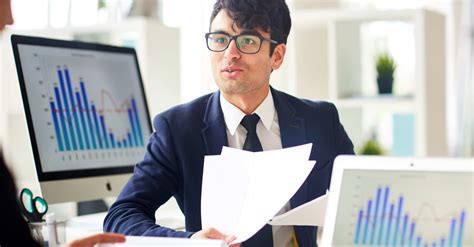 O que faz e quanto ganha um economista? - Blog FECAP