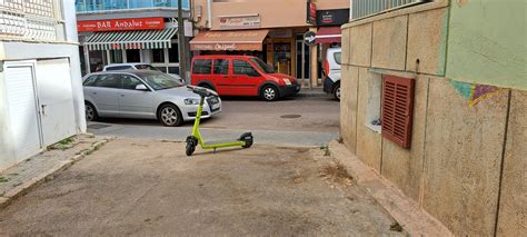 Ya Son Los Patinetes De Una Misma Empresa Retirados En Playa De