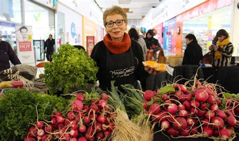 Del Campo A La Mesa Agricultores Ofrecen Sus Productos En Nuevo