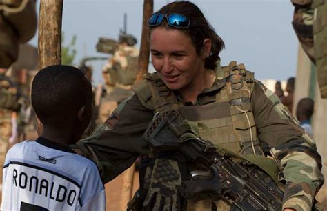 Dans La Peau Dune Femme Commando Parachutiste De Lair Au Mali