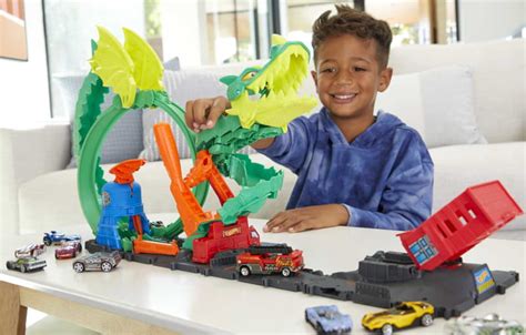 Hot wheels city atak smoka na straŻ poŻarnĄ tor 5 pojazdy zabawki id hdp03 ASPEKTO