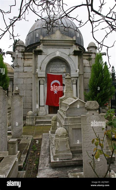 Gazi Osman Pasha Tomb - Istanbul - TURKEY Stock Photo - Alamy