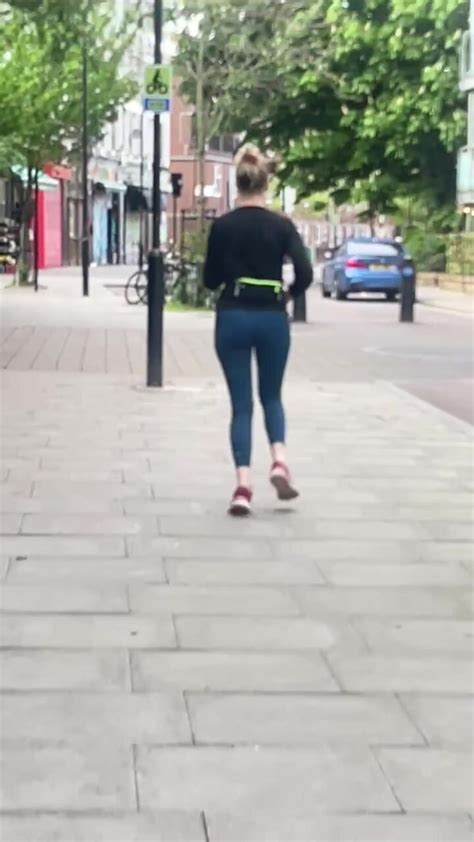 Skinny Blonde In Blue Yoga Pants ThisVid