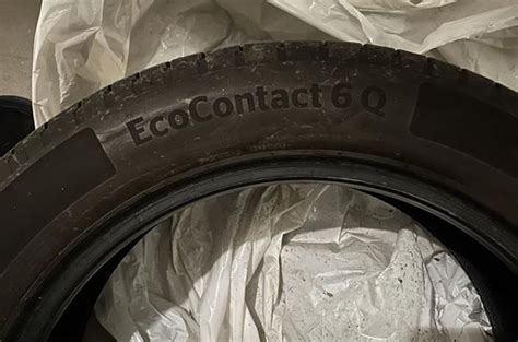 Continental 235/50 R18 sommardäck säljes i St - såld eller borttagen