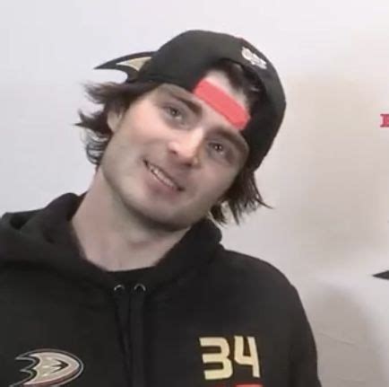 Pin By MNWildGirl On Ice Hockey Babes Hot Hockey Players Hockey Players Hockey Humor