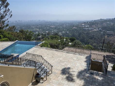 Residential Area in Los Angeles: A Mountain View Retreat - HDRi Maps ...