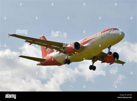 A Easy Jet Passenger Aircraft Hi Res Stock Photography And Images