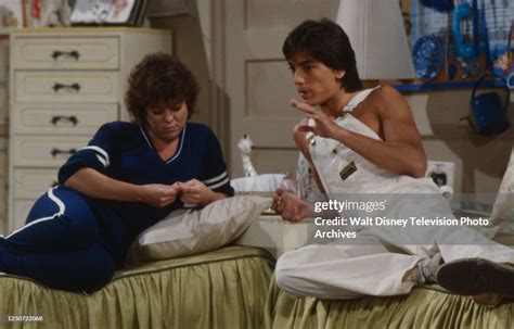 Erin Moran Scott Baio Appearing In The Abc Tv Series Joanie Loves