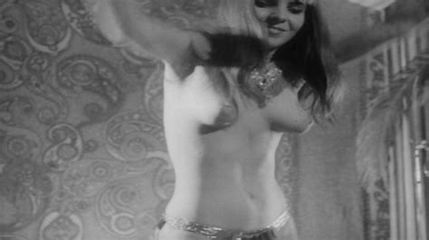 Bubbles Cash Desnuda En Hot Thrills And Warm Chills