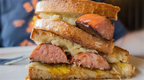 14 Best Sausage Sandwiches In The US Ranked According To Customers