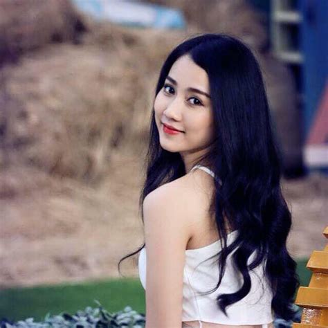 Chân dung người yêu hot girl của Sơn Tùng M TP