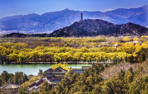 Yu Feng Pagoda Lonevity Hill Lake Summer Palace Beijing China Stock