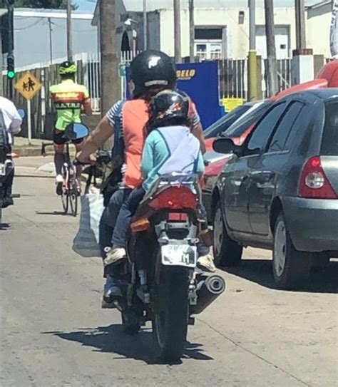 Cruzó En Rojo Provocó Una Caída Y Se Fue Diario Junin