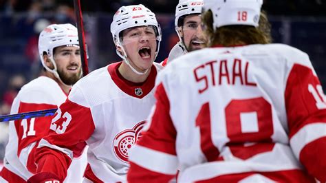 Detroit Red Wings return from break with first victory in Philadelphia since 1997