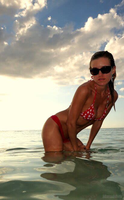 Bikini Model Beach Chic Ai Enhanced Jamaican Weasel Topaz Sharpen Faceai Porn Pic