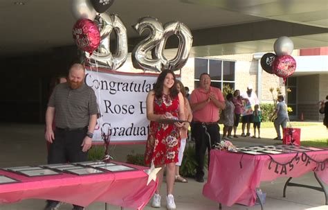 Rose Hill School holds drive-thru graduation - WBBJ TV