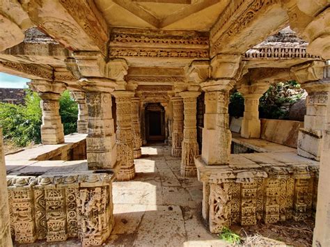 Ranakpur Temple, India : r/ArchitecturePorn