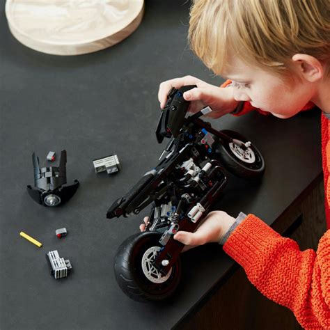 LEGO Technic Batmotor 42155
