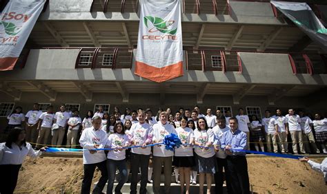 Entregan uniformes escolares e inaugura preparatoria del Cecyte - Guardián Tijuana