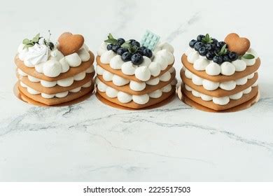 1 604 Blueberry Naked Cakes Royalty Free Images Stock Photos Pictures Shutterstock