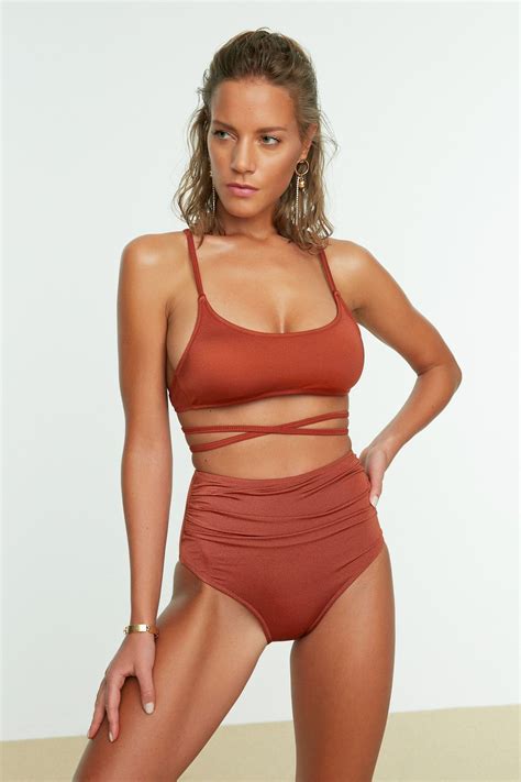 Trendyolmilla Kahverengi Drapeli Yüksek Bel Hipster Bikini Altı TBESS21BA0178 Fiyatı Yorumları