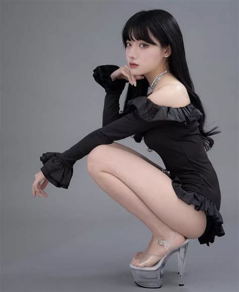 On Her High Heels Nudes Realasians Nude Pics Org