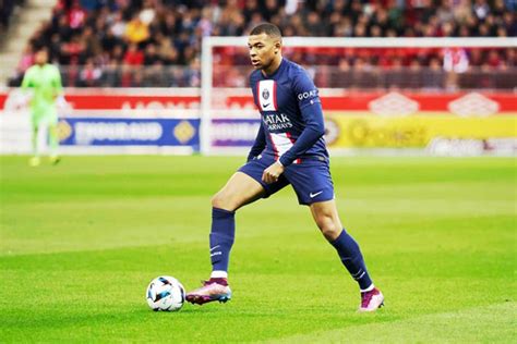 Kylian Mbappé se convirtió en el máximo goleador histórico del PSG La