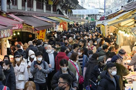 Travelers On New Year S Holidays Flood Planes Trains In Japan Abs