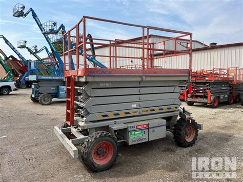 Skyjack Sj Dual Fuel X Scissor Lift In St Charles Illinois