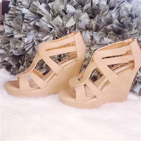 TOP Moda Shoes Cute Nude Springsummer Fun Strappy Wedges Poshmark