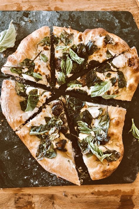 Spinach Ricotta Pizza With Garlic Oil Is The Best Easy Homemade Pizza