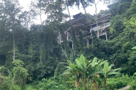 Tersangka Dan Barang Bukti Kasus Lift Maut Ayuterra Resort Ubud Belum