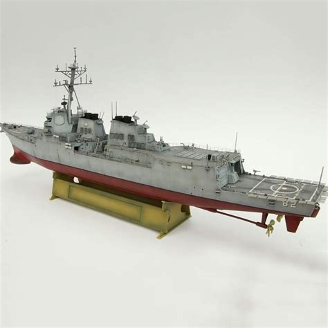 Buy Arleigh Burke Class Guided Missile Destroyer Assembled 1 700 Scale