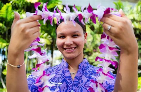 Authentic Lei Greeting at Honolulu Airport in 2022 | Honeymoon special ...