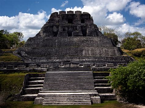 5 Grand Mayan Pyramids in Mexico and Central America