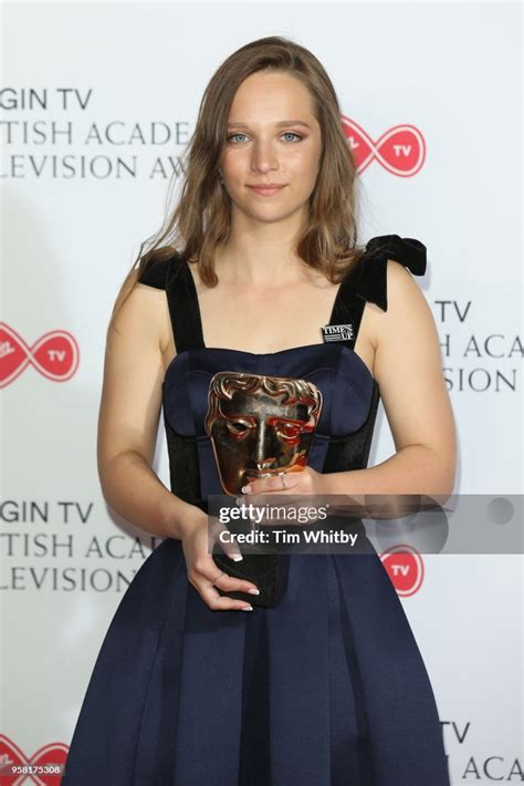 Winner Of Leading Actress For Three Girls Molly Windsor Poses In Nachrichtenfoto Getty Images