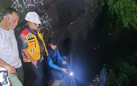 Tebing Di Jembatan Cilabok Bogor Longor Bima Arya Segera Lakukan