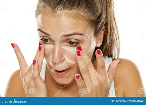 Woman Applying Concealer Stock Image Image Of Skincare 107919027