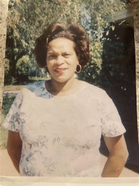 Charlotte Moore – Mitchell's Funeral Home