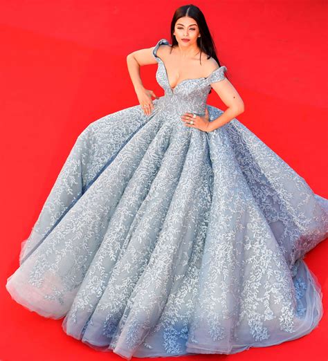 Cannes 2017: Aishwarya Rai channels her inner Cinderella in glorious ...