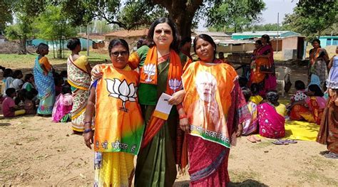 Jharkhand Suspended Bjp Leader Seema Patra Arrested For Abusing