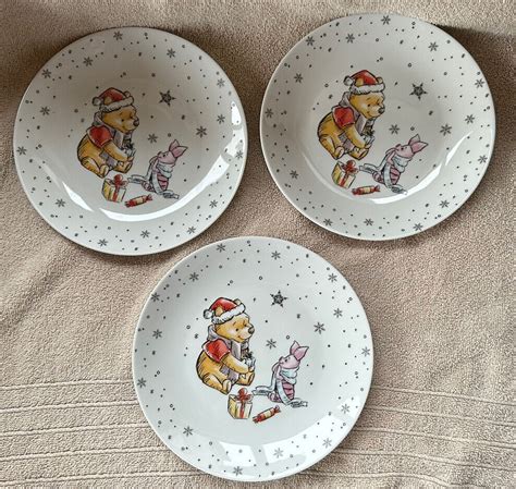 Disney Winnie The Pooh Friends Christmas Salad Dessert Plates Tigger